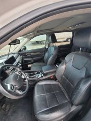 2022 Kia Telluride EX - Interior Front Seat Image